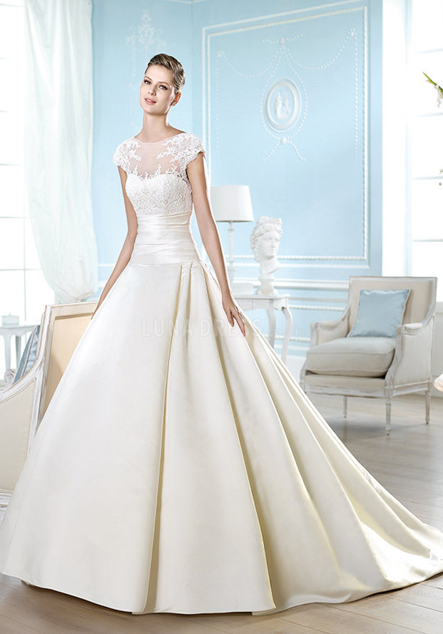 Go With Different Wedding Dresses for Different Body Shapes